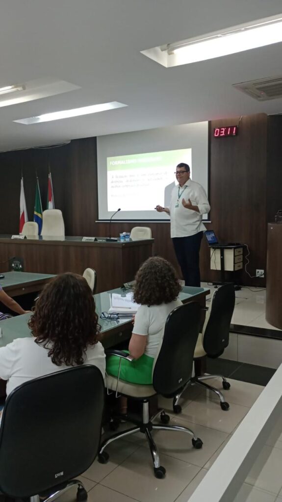 CURSO DE CAPACITAÇÃO SOBRE A IMPLANTAÇÃO DA NOVA LEI DE LICITAÇÕES (LEI Nº 14.133/21) NA CÂMARA MUNICIPAL DE JANAÚBA/MG